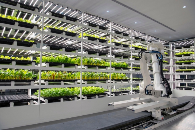 현대차그룹이 싱가포르에 인간 중심의 미래 모빌리티 혁신 플랫폼을 구축했다. 현대자동차그룹은 지난 21일 싱가포르 서부 주롱 혁신지구(Jurong Innovation District)에 위치한 '현대차그룹 싱가포르 글로벌 혁신센터(HMGICS, Hyundai Motor Group Innovation Center Singapore)'에서 준공식을 개최했다. /사진제공=현대자동차그룹