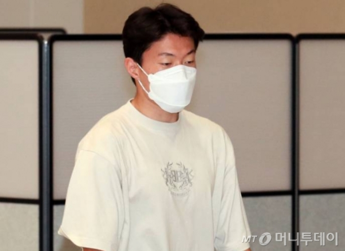 황의조 입장문도 친형수가?…매니저 노릇, 뒤에선 동영상 협박 - 머니투데이 황의조 입장문도 친형수가?…매니저 노릇, 뒤에선 동영상 협박 - 머니투데이
