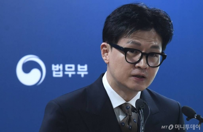 한동훈 법무부 장관이 24일 오후 경기 과천시 정부과천청사에서 '고위험 성범죄자 거주지를 제한하는 이른바 '한국형 제시카법' 입법 예고와 관련해 브리핑을 하고 있다.<BR> /사진=머니S 장동규 기자