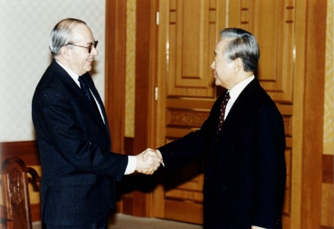 1998년 1월12일, 미셸 캉드쉬 IMF 총재가 김영삼 대통령을 접견하는 모습. /사진=국가기록원