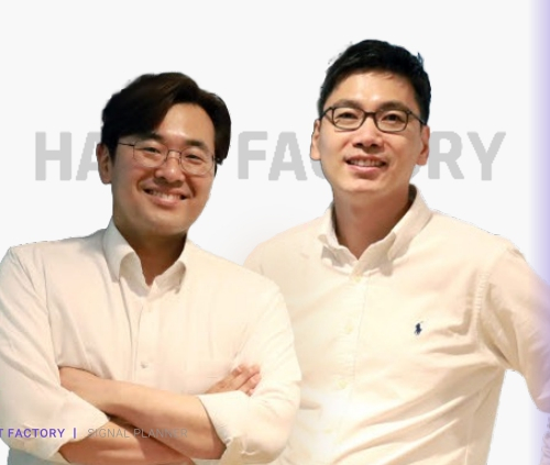 이동익(오른쪽), 정윤호 해빗팩토리 공동대표/사진=해빗팩토리 제공