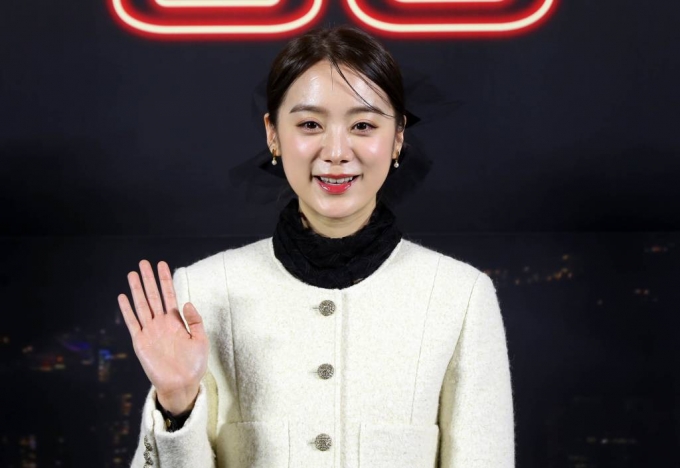 [서울=뉴시스] 김혜진 기자 =  배우 우혜림이 23일 오후 서울 용산구 CGV 용산아이파크몰에서 열린 &#039;내 안에 홍콩이 있다&#039;(감독 강윤성) 쇼케이스에서 참석하고 있다. &#039;내 안에 홍콩이 있다&#039;는 어느 날 느닷없이 잠옷 차림으로 홍콩에 떨어진 혜림이 기억을 더듬어 한 가게를 찾아가고 그 곳에서 첫 사랑 찬성을 만나지만 무슨 짓을 해도 현실로 돌아갈 수 없어 최후의 수단을 시도하는 내용을 담았다. 11월 공개. 2023.11.23.