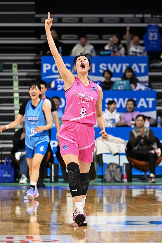 "흥 주체못해 망했다" 박지수, 댄스+골밑 만점활약 MVP... WKBL 올스타 페스티벌 핑크스타, 블루스타 꺾었다 [아산 현장]