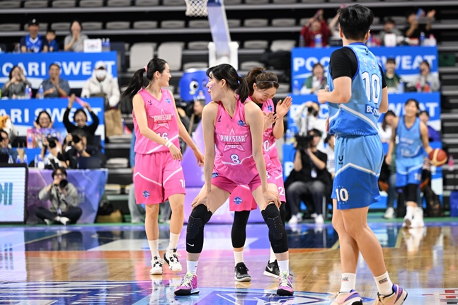 "흥 주체못해 망했다" 박지수, 댄스+골밑 만점활약 MVP... WKBL 올스타 페스티벌 핑크스타, 블루스타 꺾었다 [아산 현장]