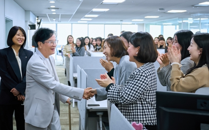 지난 10일 오후 2시 서울 용산구 소재 올리브영 본사를 방문한 이재현 CJ그룹 회장의 모습/사진제공=CJ