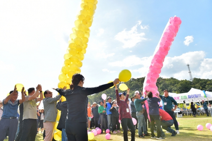 지난해 열렸던 황룡강 가을 꽃 축제. /사진제공=장성군