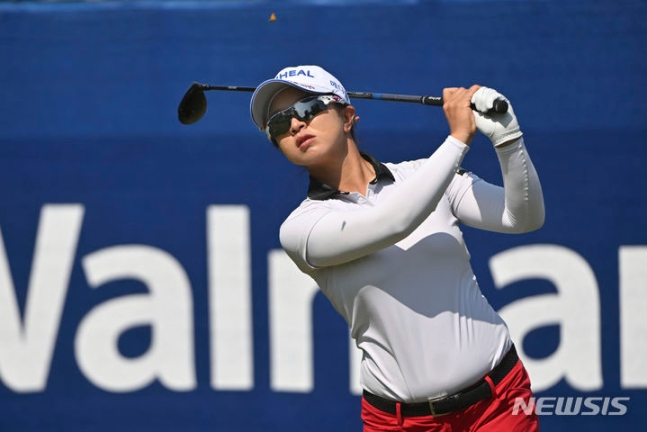 ŸŸŶ ± ̺θ þCC õ ڽ(72)   2024 ̱ΰ(LPGA) ƽþ  ù ȸ ȥ ŸϷ忡  ϰ Ʈǿ  ߰ ִ. /AFPBBNews=1