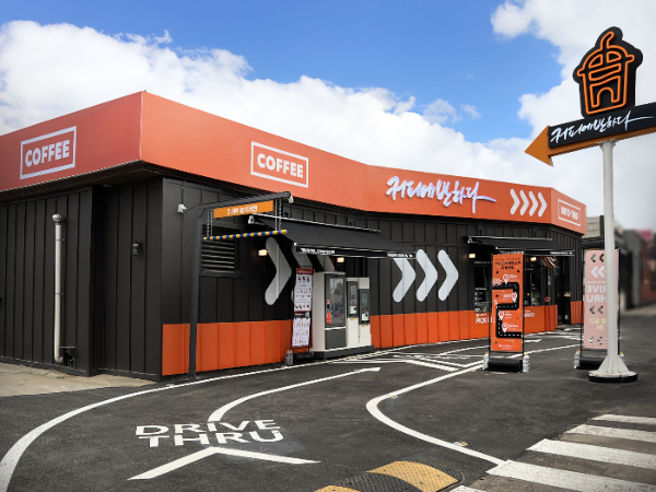 무인 로봇 드라이브 스루 2호점 오픈(김포통진DT점)/사진제공=커피에반하다