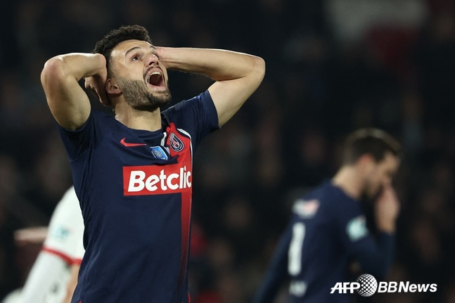 '아깝다' 이강인, 환상 왼발 프리킥쇼→골대 강타! '음바페 골' PSG, 니스에 3-1 승리... 쿠프 드 프랑스 4강 진출