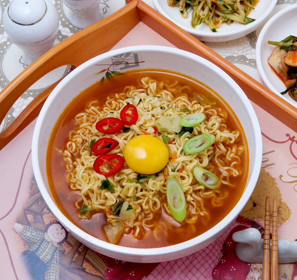 許諾なしにラーメンに卵どうして入れる?