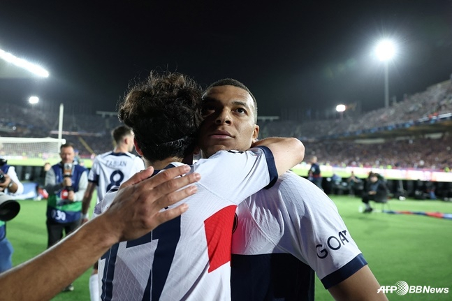 (김)민재 형 먼저 가 있을게! 이강인, 한국인 4호 UCL 4강 진출자 'SON 이어 5년만'... PSG, 베르셀로나에 4-1 역전승