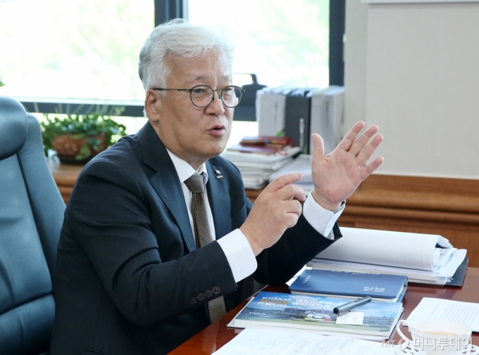 이평구 한국지질자원연구원 원장 인터뷰 /사진=김휘선 기자 hwijpg@