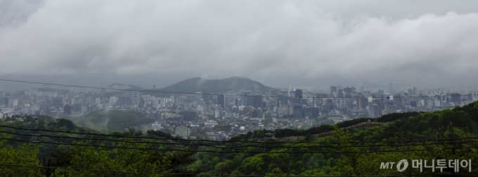 흐린 날씨에 바라본 서울 도심의 모습/사진=뉴시스