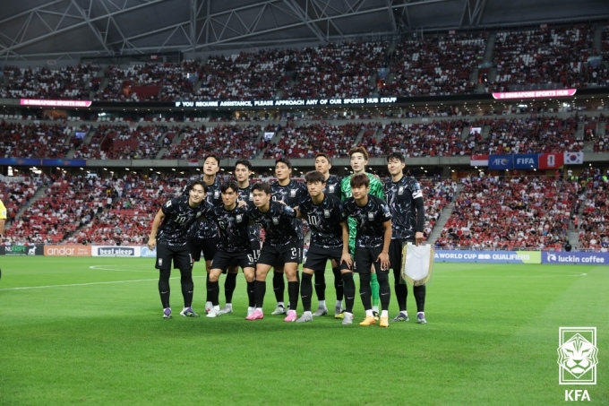 아 시원해! 이강인 대포알골+주민규 A매치 데뷔골! 한국, 싱가포르에 2-0 리드 (전반 종료)