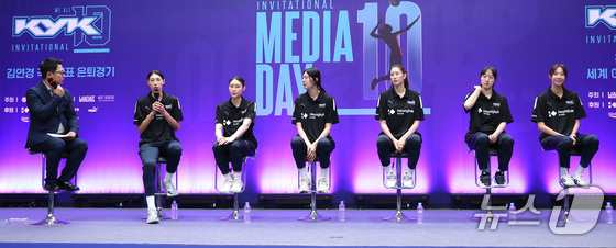 김연경 국가대표 은퇴 경기 미디어데이에 참석한 선수들. 왼쪽부터 김연경, 배유나 ,양효진, 김수지, 황연주, 한송이. /사진=뉴스1 제공