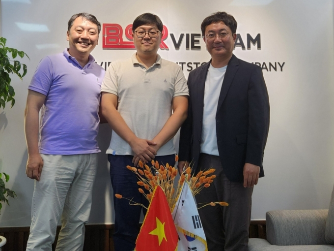 (왼쪽부터)정지량 틸다 대표, 김창수 비에스알베트남 법인장, 장세훈 에스앤이컴퍼니 대표 /사진=에스앤이컴퍼니