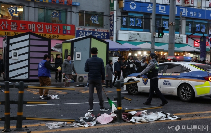지난 2월 29일 오후 서울 은평구 연서시장 앞 급발진으로 의심되는 사고가 발생,  14명 사상자가 병원으로 이송됐다. 사진은 사고 현장 모습. /사진=뉴시스