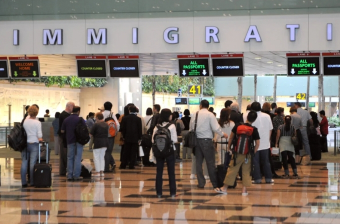싱가포르 창이 국제공항의 출입국 카운터 /AFPBBNews=뉴스1