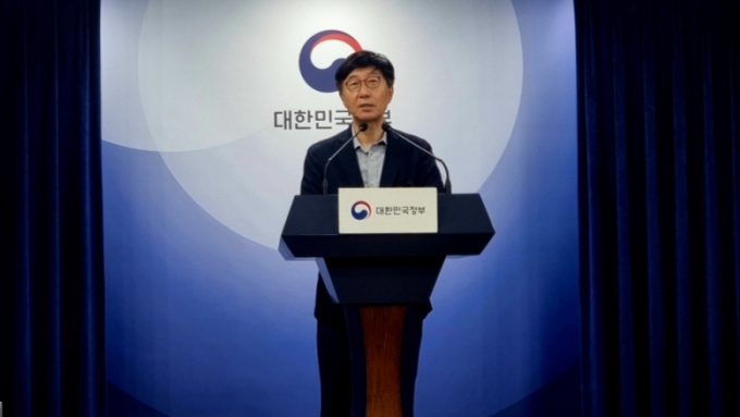 5일 정부서울청사에서 열린 2024년 대한민국최고과학기술인상 브리핑에서 수상 소감을 발표하는 박남규 성균관대 교수. /사진=박건희 기자