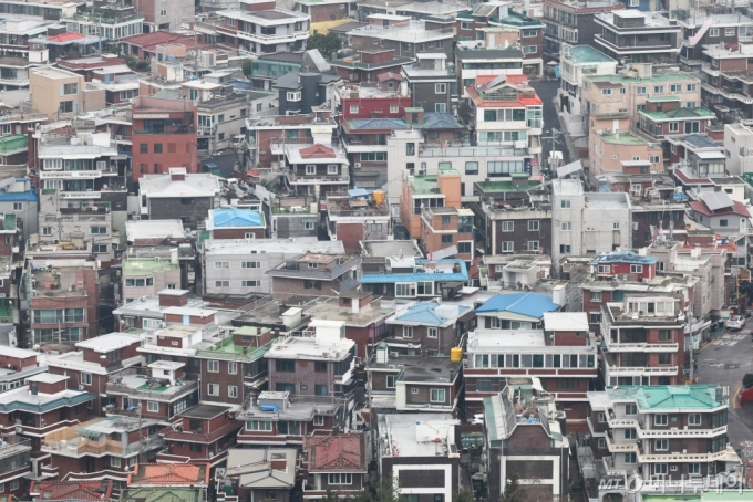 서울 남산에서 바라본 주택 밀집지역 모습. 