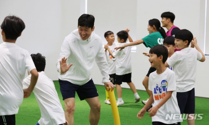 '후배들아 미안해' 박지성 "한국 축구 역사상 가장 좋은 선수층인데..." 선배들 무능함 자책했다