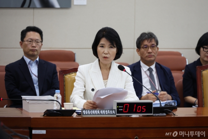 이진숙 방송통신위원장 후보자가 24일 서울 여의도 국회에서 열린 제2차 과학기술정보방송통신위원회 인사청문회에서 인사말을 하고 있다. /사진제공=뉴시스