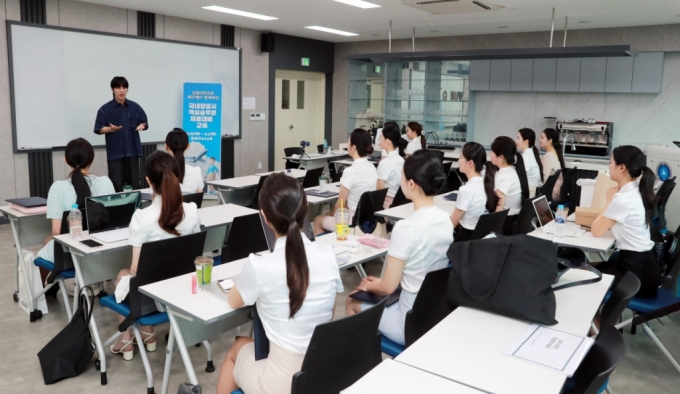 삼육대 대학일자리본부가 '국내 항공사 객실승무원 채용대비 집중교육'을 실시했다./사진제공=삼육대