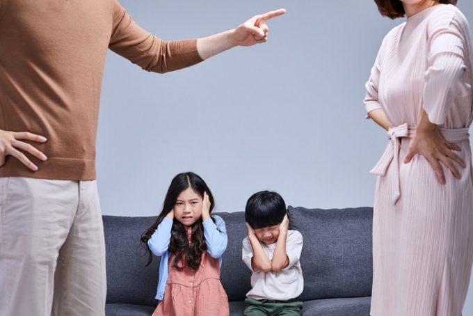 벼락부자가 된 전남편에게 양육권을 넘겼는데, 15년 후 대뜸 아이 유학비 보내라는 연락을 받았다는 여성의 사연이 전해졌다. /사진=게티이미지뱅크