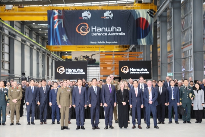 ȭν̽ ѱ ü  ؿ  ȣ &#039;H-ACE&#039;(Hanwha Armoured vehicle Centre of Excellence) ϰߴٰ 23(ð) .  ̳ ҽĿ   û( °), ó  ȣ (), ̸ ƩƮ ȣ  ( ù°),  ȭν̽ ǥ̻( ι°)  ./=ȭν̽ 