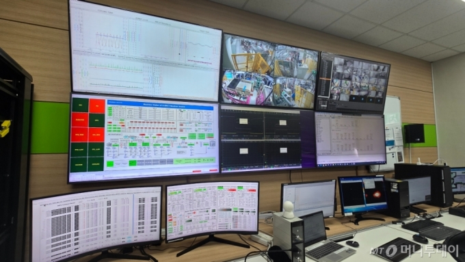 28일 인천 송도 다원메닥스 BNCT 의원에 위치한 양성자가속기 중앙제어실 내부 모습. /사진=홍효진 기자