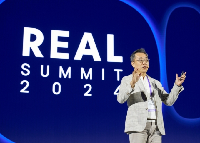 황성우 삼성SDS 대표가 3일 서울 코엑스에서 열린 연례 콘퍼런스 '리얼 서밋(REAL Summit 2024' 기조연설에서 발언하고 있다./사진제공=삼성SDS