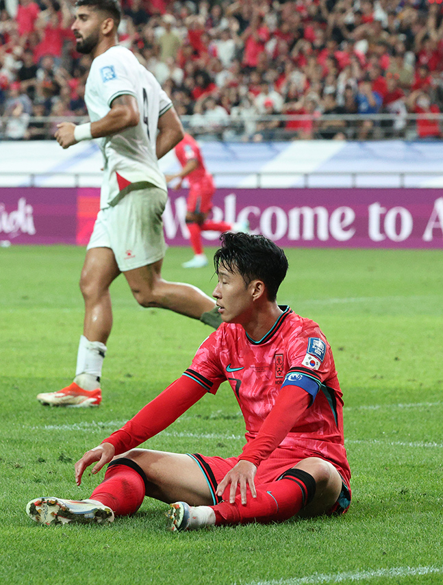 [포토] 손흥민 '골대의 불운, 어쩌란 말이냐'