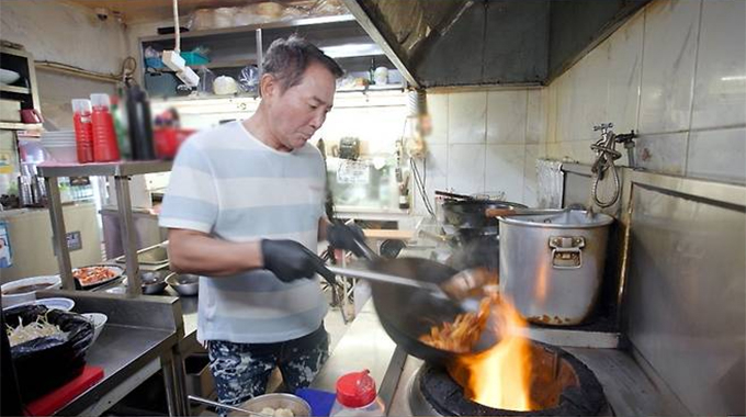 코미디언 겸 사업가 이봉원. /사진=채널A '절친 토큐멘터리 4인용식탁' 