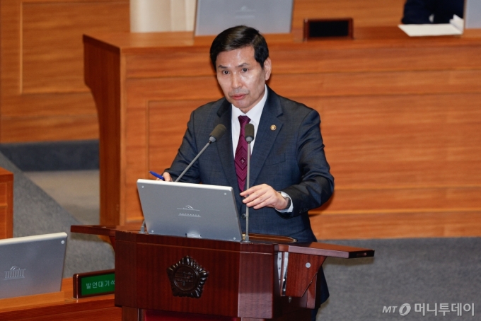 (서울=뉴스1) 안은나 기자 = 김선호 국방부 차관이 10일 오후 서울 여의도 국회 본회의장에서 박선원 더불어민주당 의원의 외교·통일·안보 분야 대정부질문에 답하고 있다. 2024.9.10/뉴스1  Copyright (C) 뉴스1. All rights reserved. 무단 전재 및 재배포,  AI학습 이용 금지. /사진=(서울=뉴스1) 안은나 기자