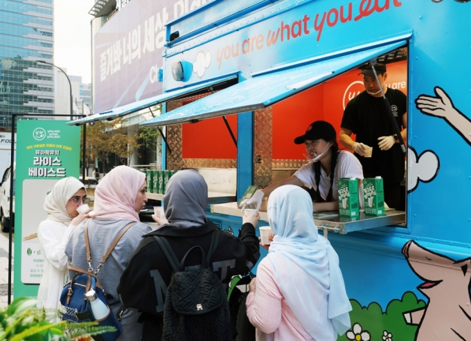 식물성 음료가 이렇게 맛있어?...지구 지키는 신세계푸드 대안식품