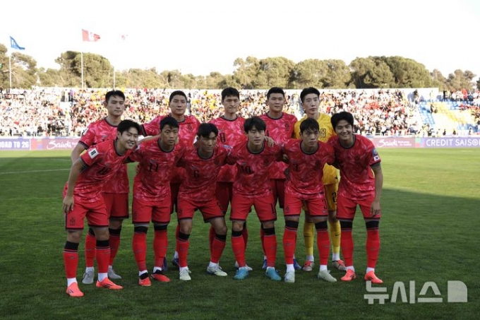 오현규, 대포알 중거리 'A매치 복귀골'+이재성 환상 헤더골... 홍명보호, 요르단에 2-0 승리 '亞컵 설욕 성공'