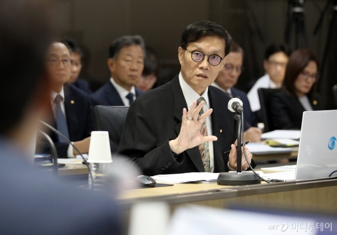  이창용 한국은행 총재가 14일 오전 서울 중구 한국은행 본점에서 열린 기획재정위원회의 한국은행에 대한 국정감사에서 의원 질의에 답하고 있다./사진=뉴스1 /사진=(서울=뉴스1) 오대일 기자