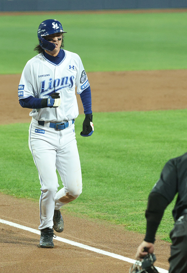 [포토] 구자욱 '아프지 않아야 축제다'