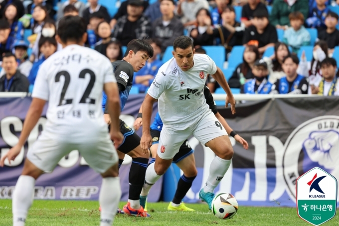 갈레고 50m 드리블 돌파골+이탈로 인프론트 원더골! 제주, '강등 1순위' 인천 2-1 승 '강등권 멀어졌다' [인천 현장리뷰]