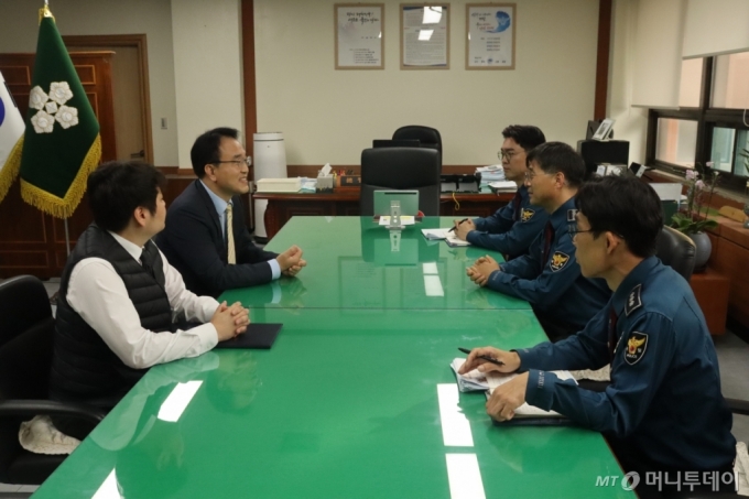 서울 동작경찰서는 범죄 예방 환경 설계(CPTED, Crime Prevention Through Environmental Design)를 위해 지난 16일 ㈜큐엠씨코리아와 업무협약을 맺었다고 21일 밝혔다./사진=서울 동작경찰서 