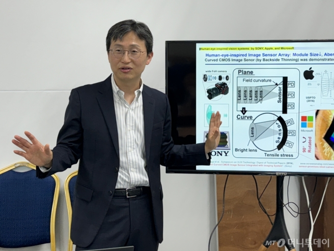 김대형 IBS 나노입자연구단 부연구단장이 31일 서울 강남구 한국과학기술회관에서 열린 기초과학연구원(IBS) 과학미디어아카데미에서 강연하고 있다. /사진=과학기자협회