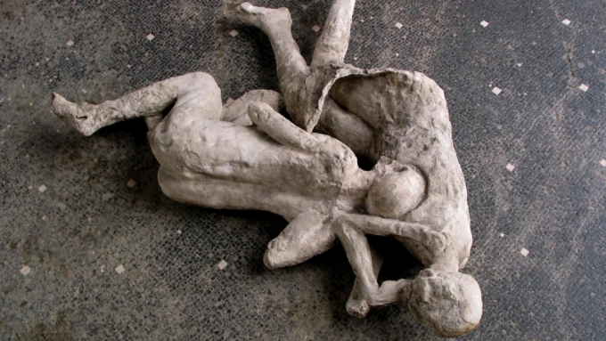     ִ   ٸ   мߴ. ׵  ̵   Ȥ ڸ  ̶ ߴ.  ݸ  ޸       ľǵƴ.      ʾҴ./=Archaeological Park of Pompeii