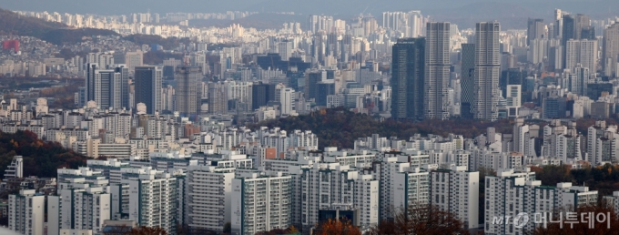 [서울=뉴시스] 김선웅 기자 = 19일 서울 시내 아파트단지의 모습. 2024.11.19. 