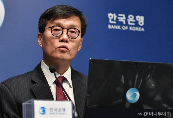 (서울=뉴스1) 사진공동취재단 = 이창용 한국은행 총재가 28일 서울 중구 한국은행에서 열린 통화정책방향 기자간담회에서 발언하고 있다. 2024.11.28/뉴스1  Copyright (C) 뉴스1. All rights reserved. 무단 전재 및 재배포,  AI학습 이용 금지. /사진=(서울=뉴스1) 사진공동취재단