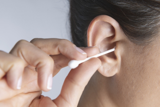 현기증 날 수도"…귀에서 '이 색깔' 귀지 나왔다면 병원 가세요 - 머니투데이