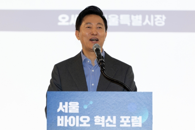 오세훈 서울시장이 12일 오후 서울 강서구 서울창업허브M에서 열린 '서울 바이오 혁신 포럼'에 참석해 개회사하고 있다./사진=뉴스1  