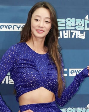 최여진, '돌싱 남편'과 결혼 논란 왜?…전 부인과 셋이 한집살이 '충격'