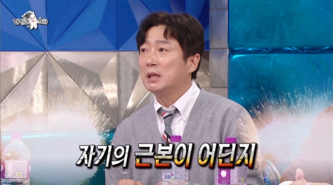 코미디언 이수근이 나영석 PD와의 불화설에 대해 밝혔다. /사진=MBC &#039;라디오스타&#039; 방송 화면
