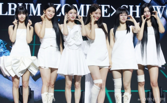 그룹 에버글로우(EVERGLOW). 사진은 지난해 6월10일 서울 용산구 블루스퀘어에서 진행된 다섯 번째 싱글 앨범 &#039;ZOMBIE&#039;(좀비) 발매기념 쇼케이스 /사진=이동훈 기자