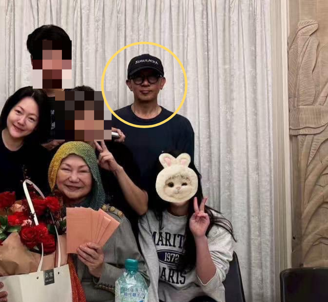 (왼쪽부터) 구준엽의 아내 고(故) 쉬시위안(서희원)의 여동생 쉬시디(서희제), 장모 황춘메이(황춘매), 구준엽 /사진=황춘메이 페이스북